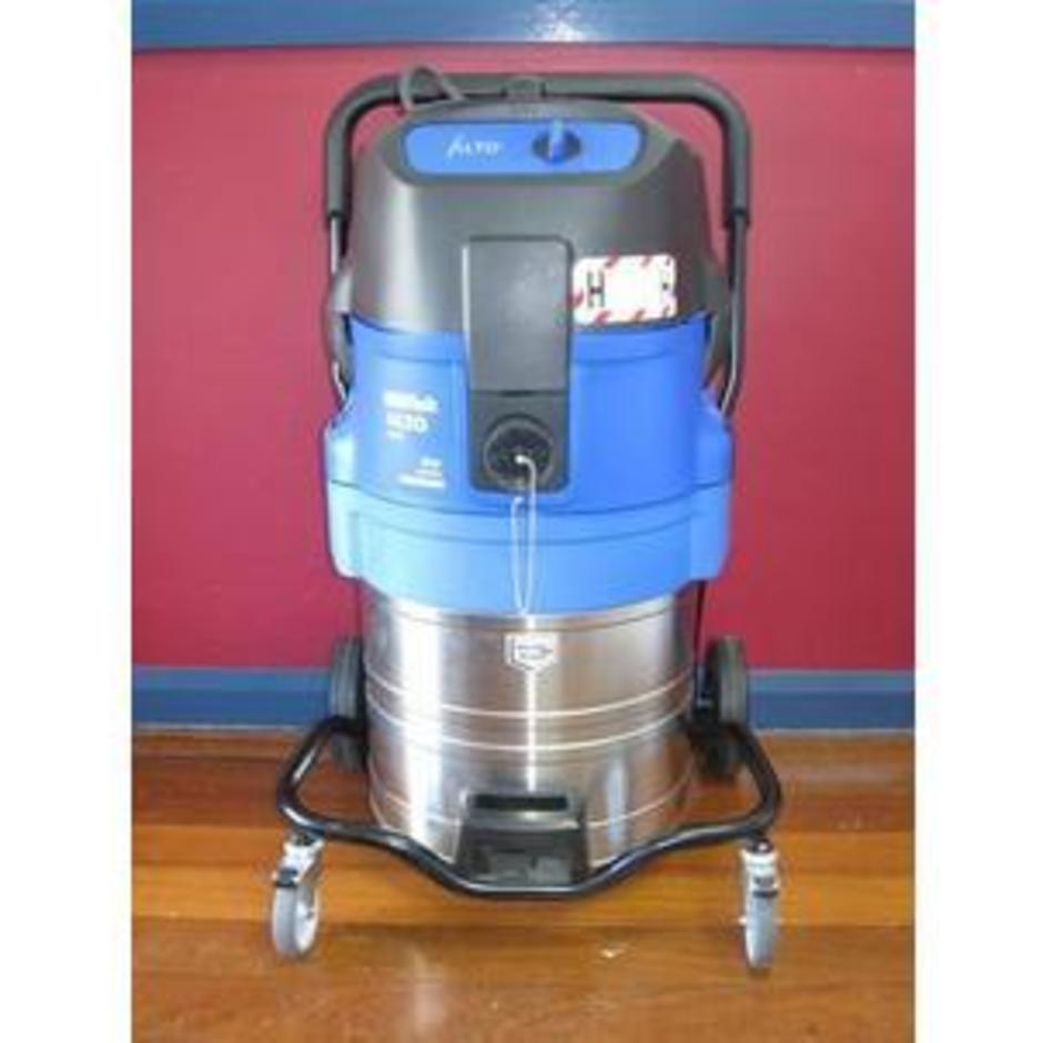 Nilfisk Alto ATTIX 751OH Vacuum Cleaner Complete With Hose Kit