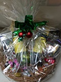 more on WOLF BLASS YELLOW LABEL 2 X WINE GIFT BASKET WITH 2 GLASS'S