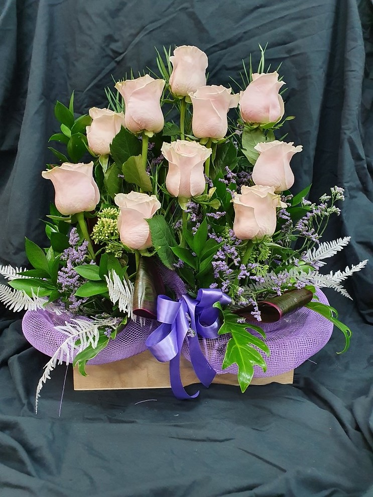 ARRANGEMENT - TRENDY DESIGN ARRANGEMENT - TRENDY DESIGN - Image 1